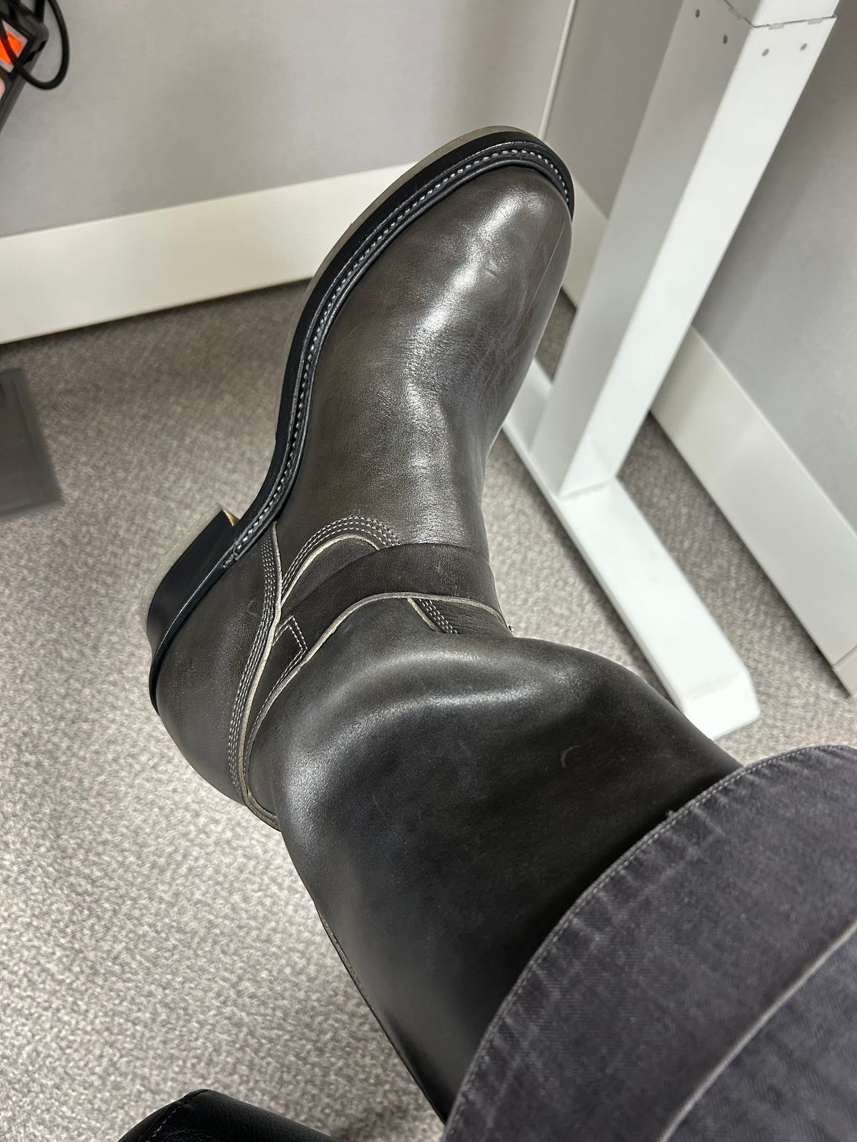 Photo by Patrick_Kwon on April 1, 2026 of the Role Club Engineer Boots in Grey Maryam Italy Horsebutt.
