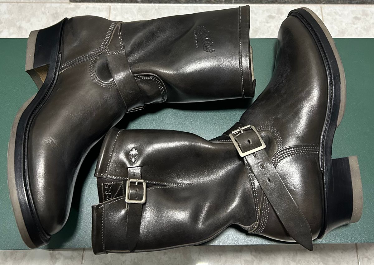 Photo by Patrick_Kwon on April 2, 2026 of the Role Club Engineer Boots in Grey Maryam Italy Horsebutt.