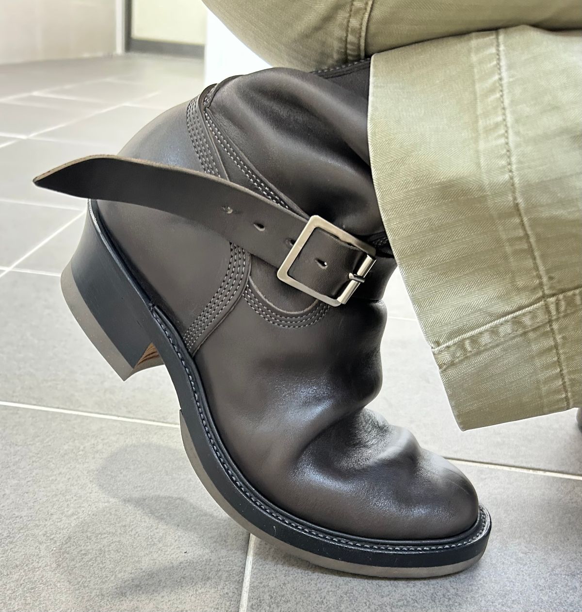 Photo by Patrick_Kwon on April 2, 2026 of the Role Club Engineer Boots in Grey Maryam Italy Horsebutt.