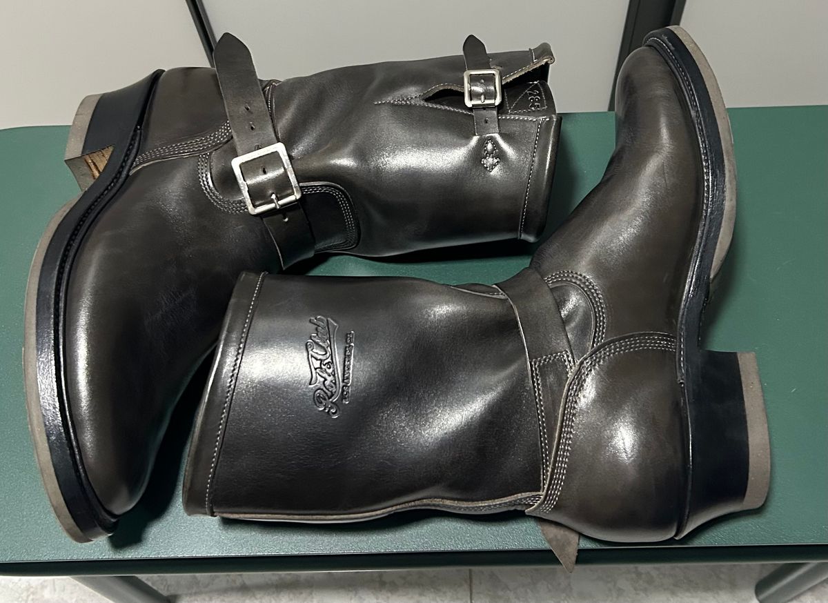 Photo by Patrick_Kwon on April 6, 2026 of the Role Club Engineer Boots in Grey Maryam Italy Horsebutt.