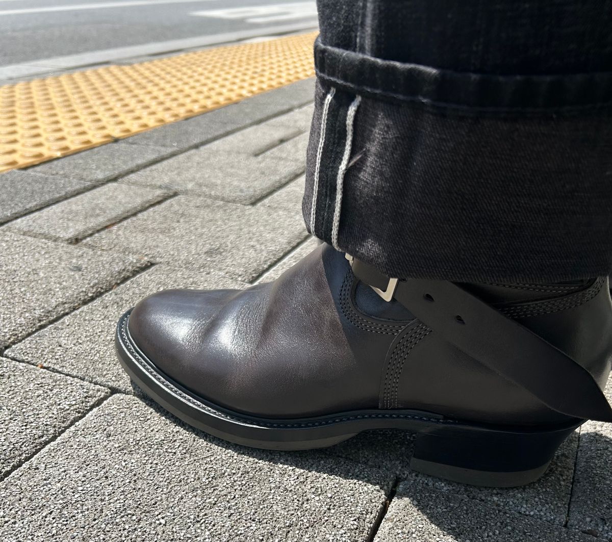 Photo by Patrick_Kwon on April 13, 2026 of the Role Club Engineer Boots in Grey Maryam Italy Horsebutt.