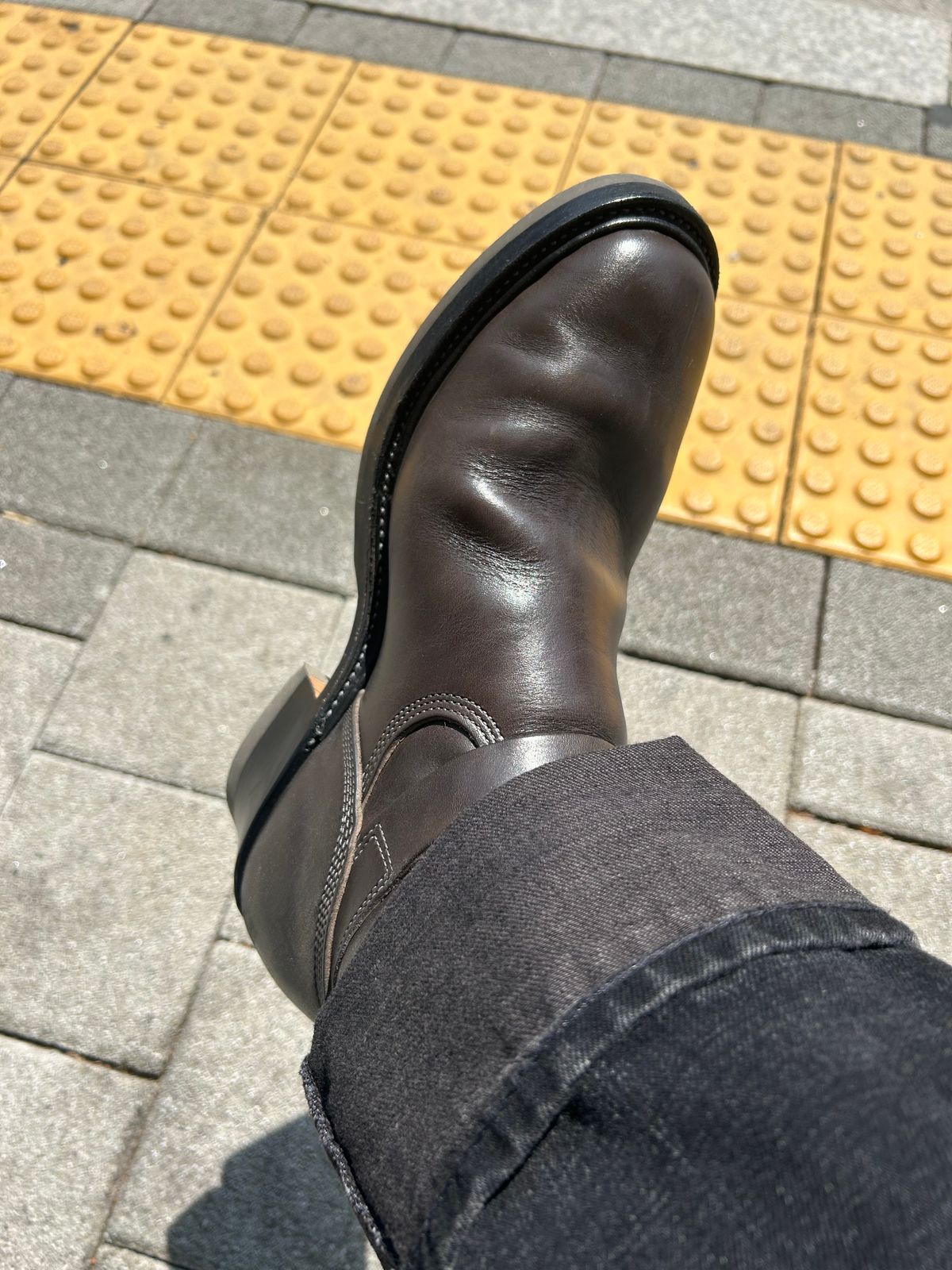 Photo by Patrick_Kwon on April 13, 2026 of the Role Club Engineer Boots in Grey Maryam Italy Horsebutt.