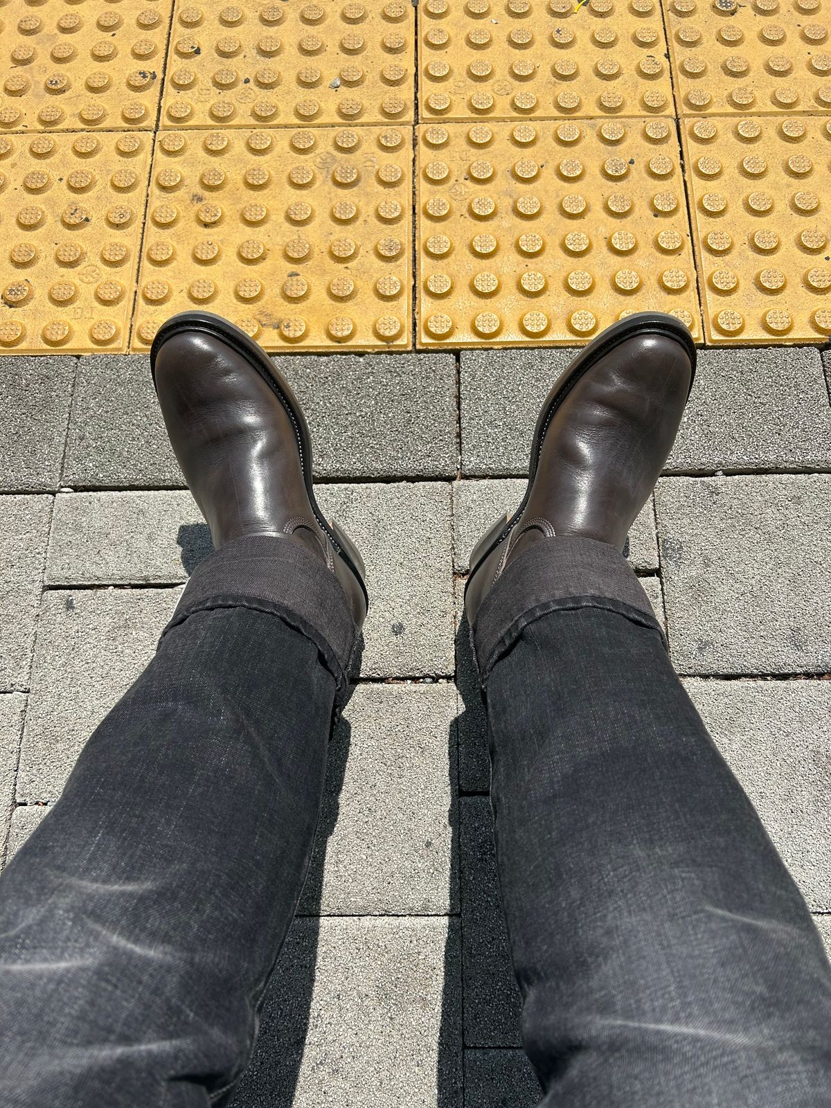 Photo by Patrick_Kwon on April 13, 2026 of the Role Club Engineer Boots in Grey Maryam Italy Horsebutt.