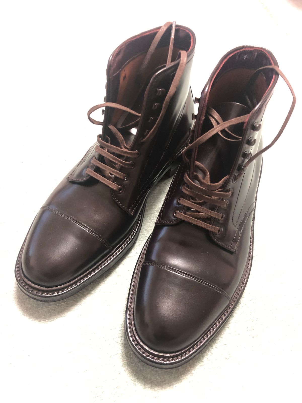 Photo by Patrick_Kwon on December 13, 2022 of the Alden Parajumper Boots in Horween Color 8 Shell Cordovan.