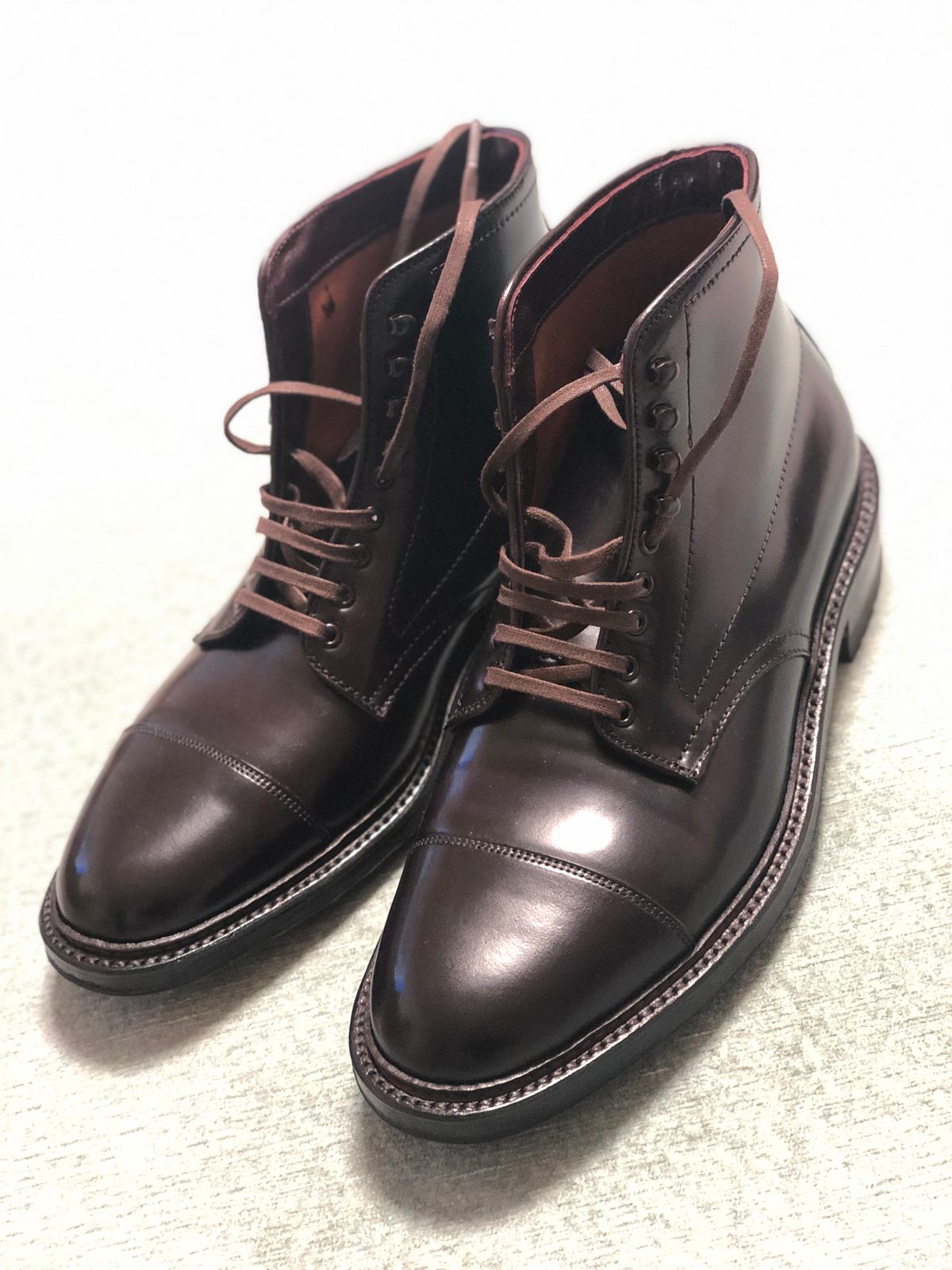 Photo by Patrick_Kwon on December 13, 2022 of the Alden Parajumper Boots in Horween Color 8 Shell Cordovan.