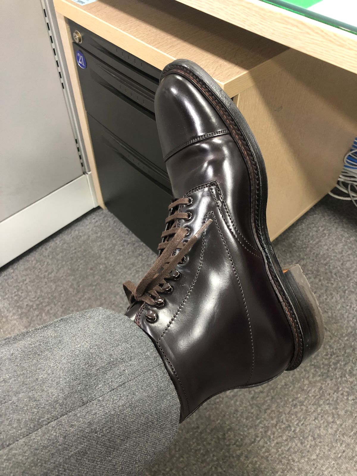 Photo by Patrick_Kwon on December 30, 2022 of the Alden Parajumper Boots in Horween Color 8 Shell Cordovan.