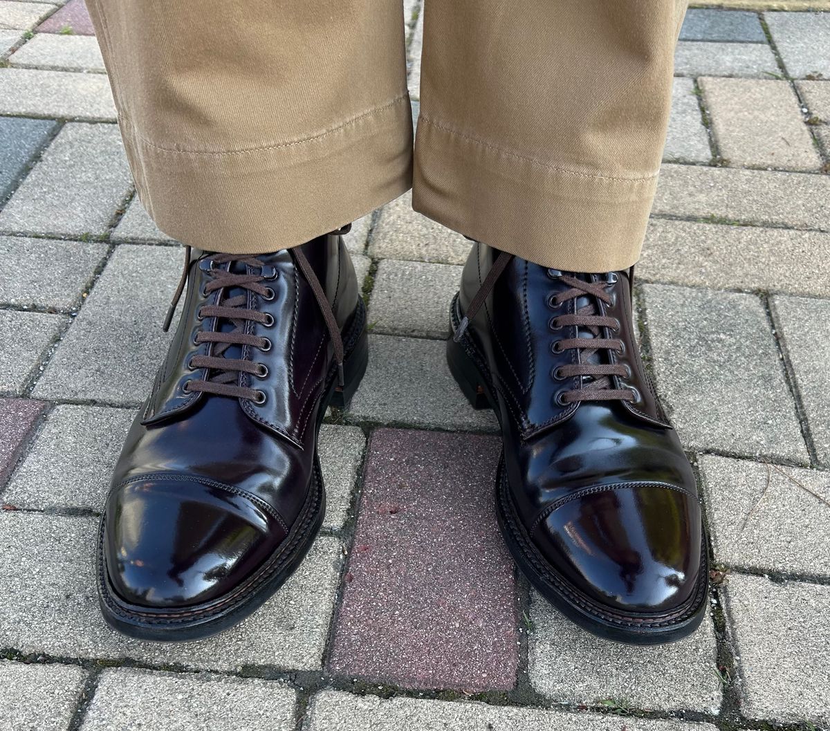 Photo by Patrick_Kwon on May 6, 2025 of the Alden Parajumper Boots in Horween Color 8 Shell Cordovan.
