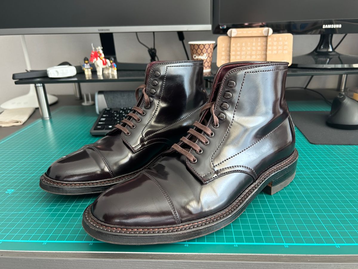 Photo by Patrick_Kwon on November 23, 2024 of the Alden Parajumper Boots in Horween Color 8 Shell Cordovan.