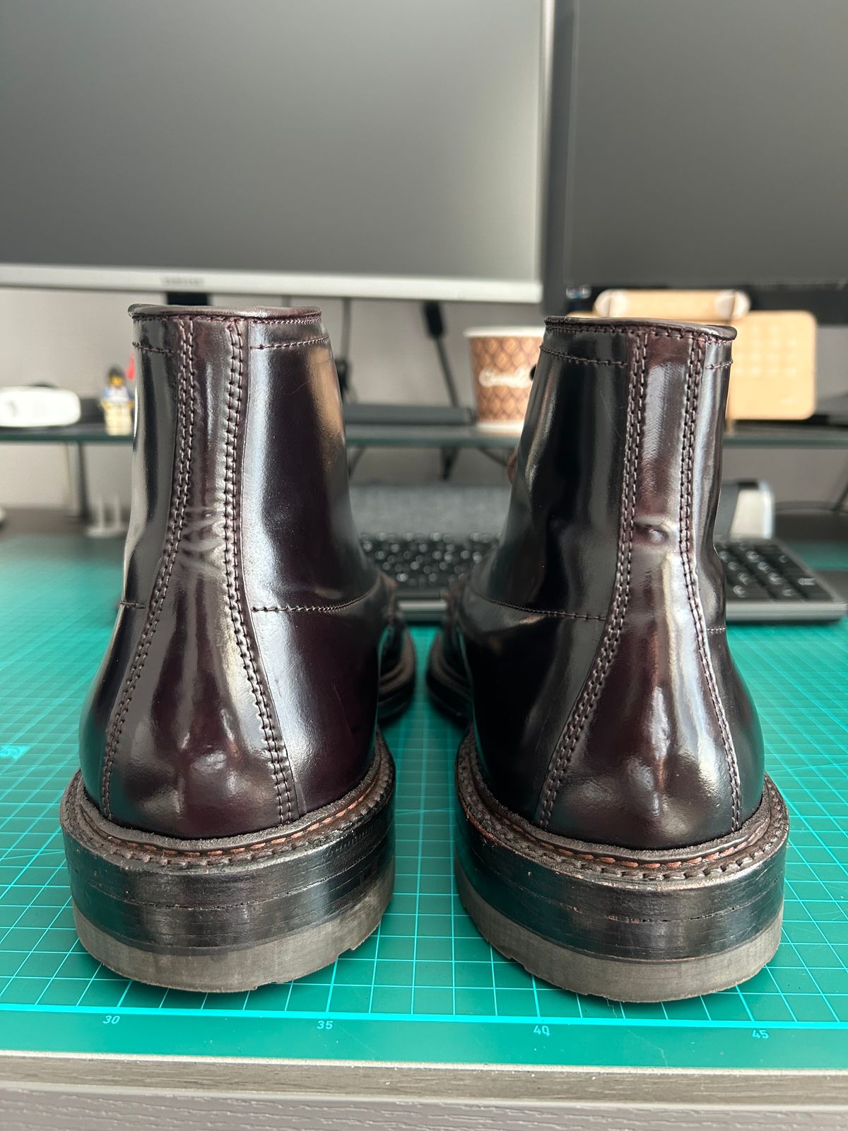 Photo by Patrick_Kwon on November 23, 2024 of the Alden Parajumper Boots in Horween Color 8 Shell Cordovan.