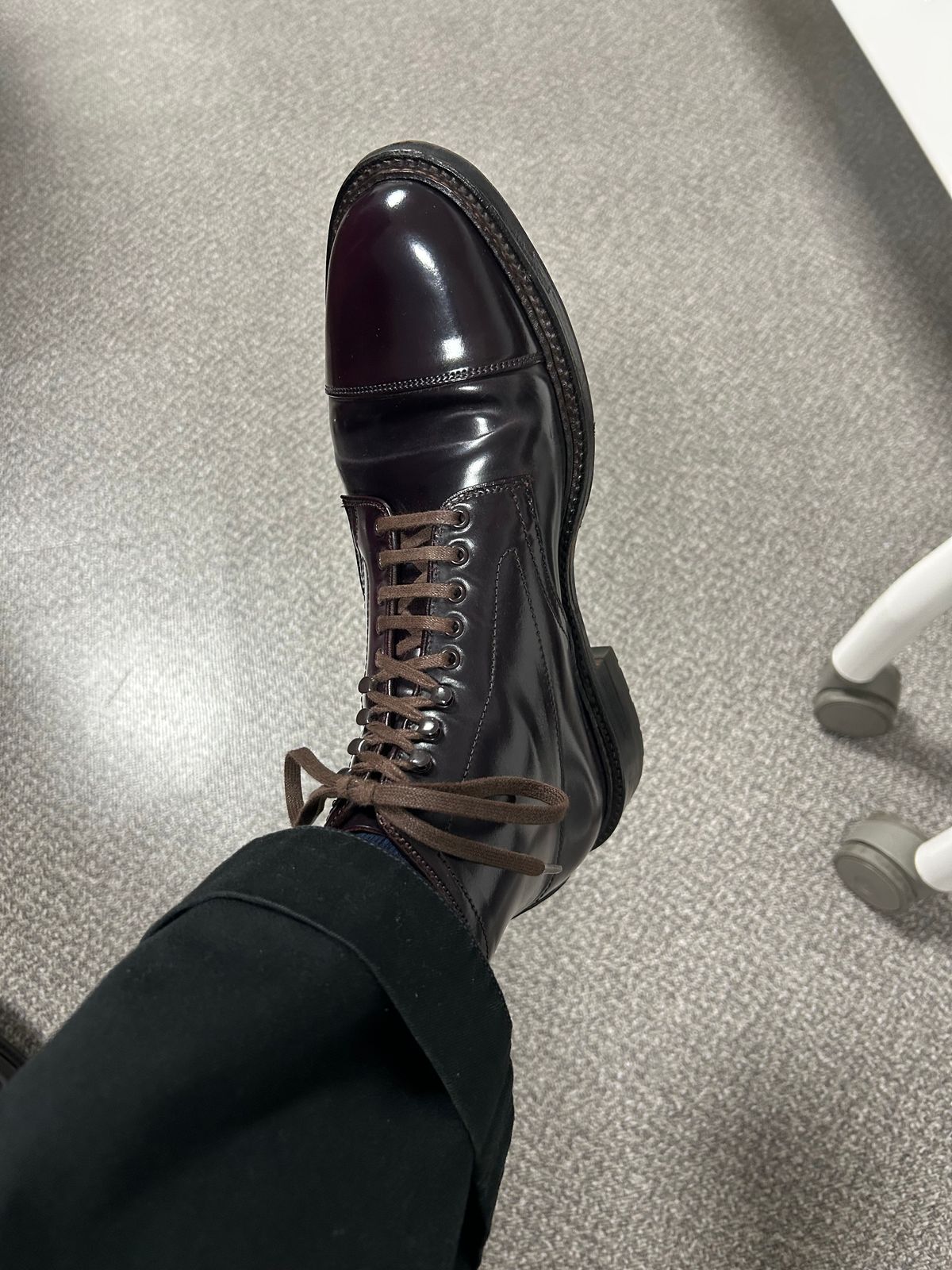 Photo by Patrick_Kwon on November 9, 2025 of the Alden Parajumper Boots in Horween Color 8 Shell Cordovan.
