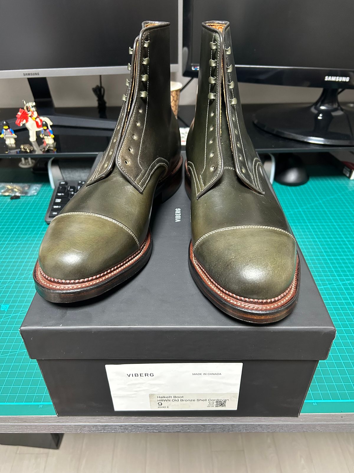 Photo by Patrick_Kwon on October 15, 2025 of the Viberg Halkett in Horween Old Bronze Shell Cordovan.