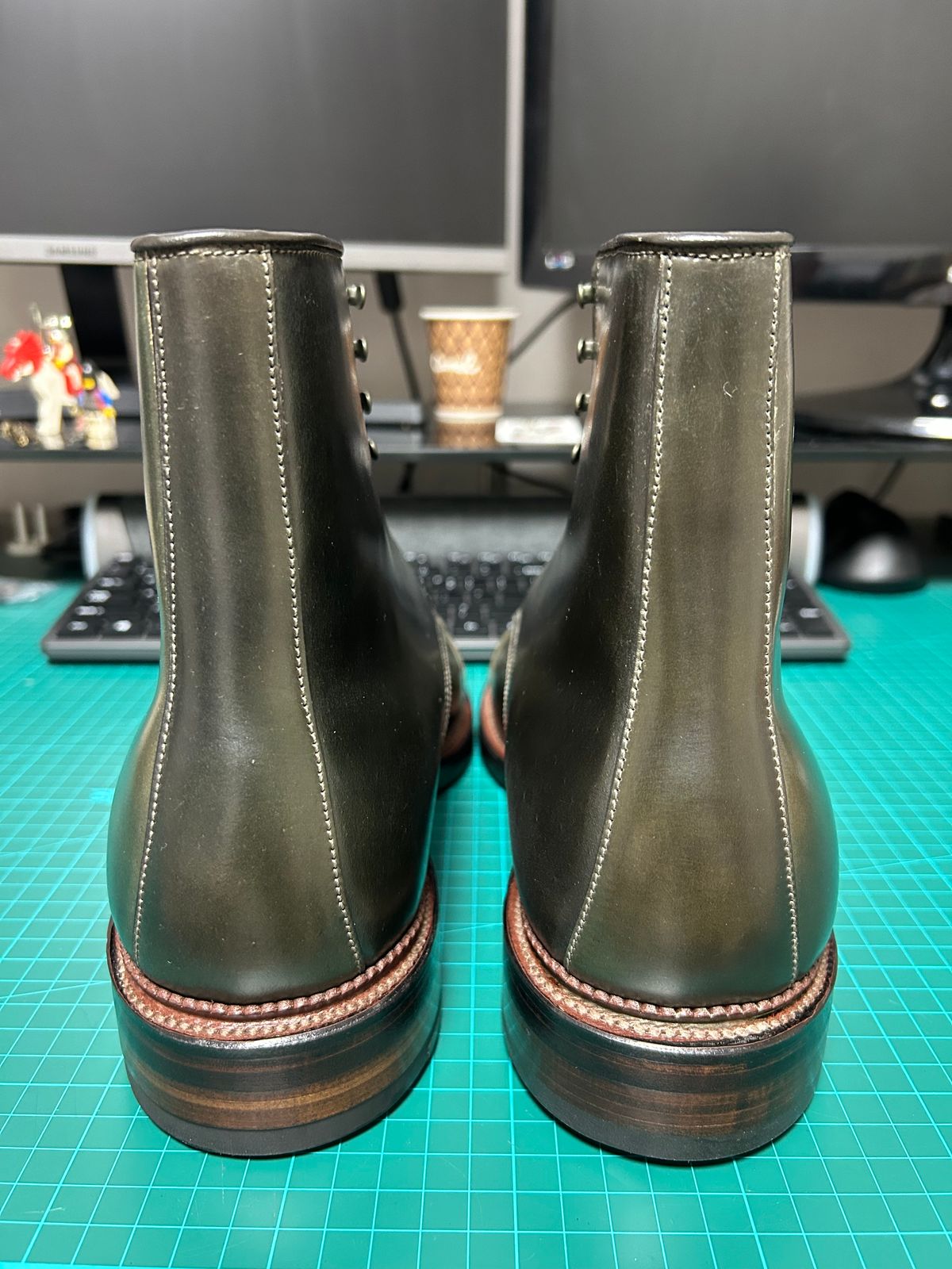 Photo by Patrick_Kwon on October 15, 2025 of the Viberg Halkett in Horween Old Bronze Shell Cordovan.