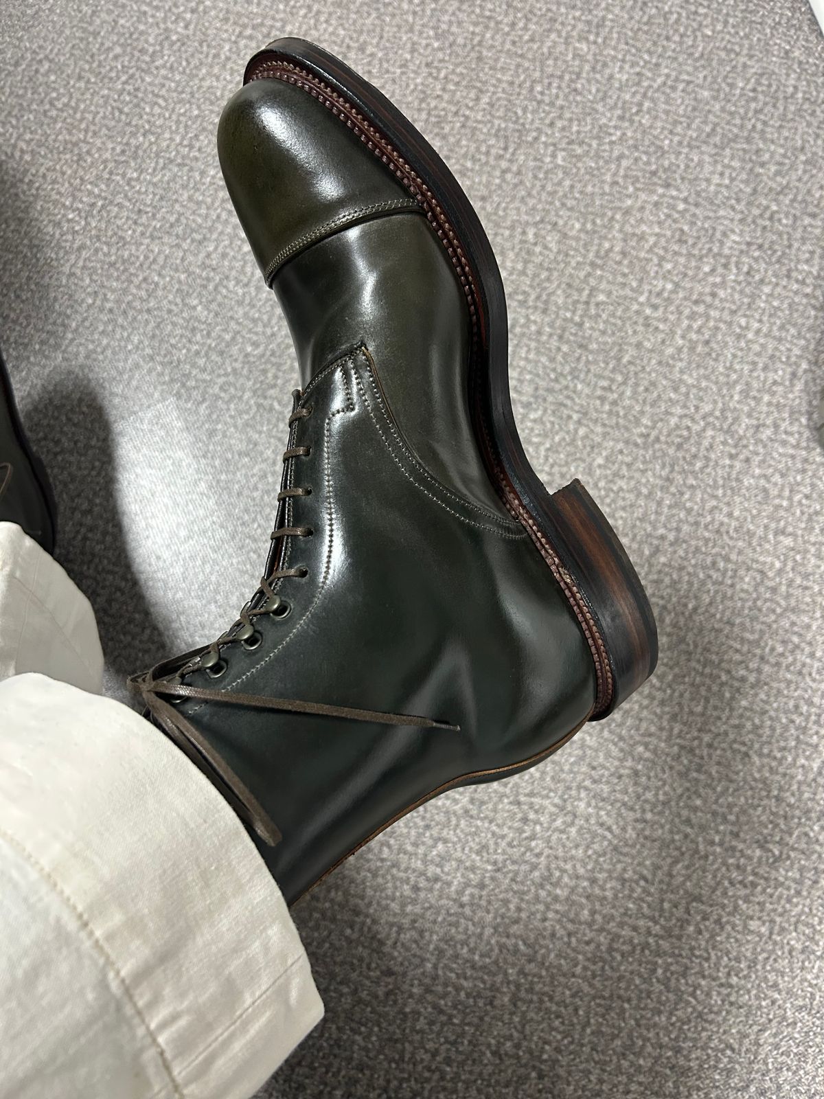 Photo by Patrick_Kwon on October 19, 2025 of the Viberg Halkett in Horween Old Bronze Shell Cordovan.