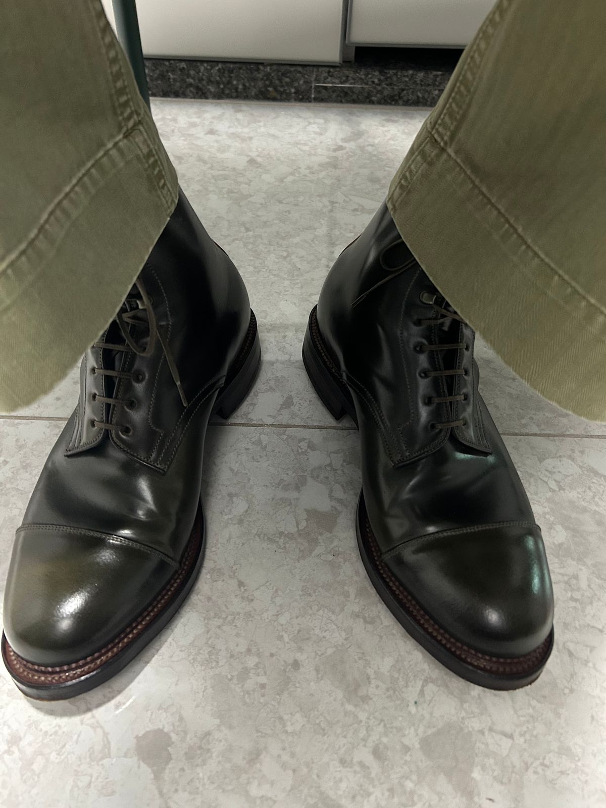 Photo by Patrick_Kwon on October 22, 2025 of the Viberg Halkett in Horween Old Bronze Shell Cordovan.