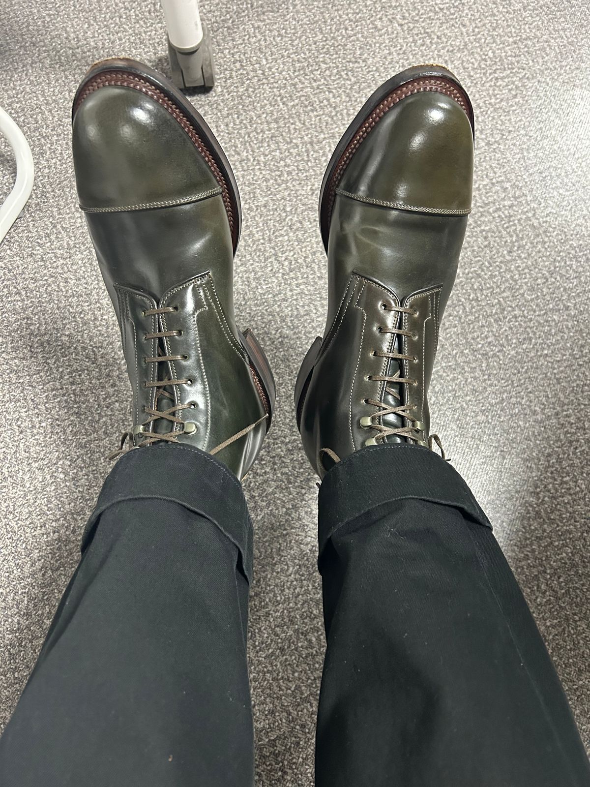 Photo by Patrick_Kwon on October 26, 2025 of the Viberg Halkett in Horween Old Bronze Shell Cordovan.