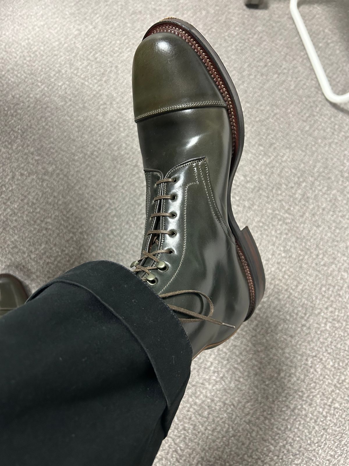 Photo by Patrick_Kwon on November 5, 2025 of the Viberg Halkett in Horween Old Bronze Shell Cordovan.