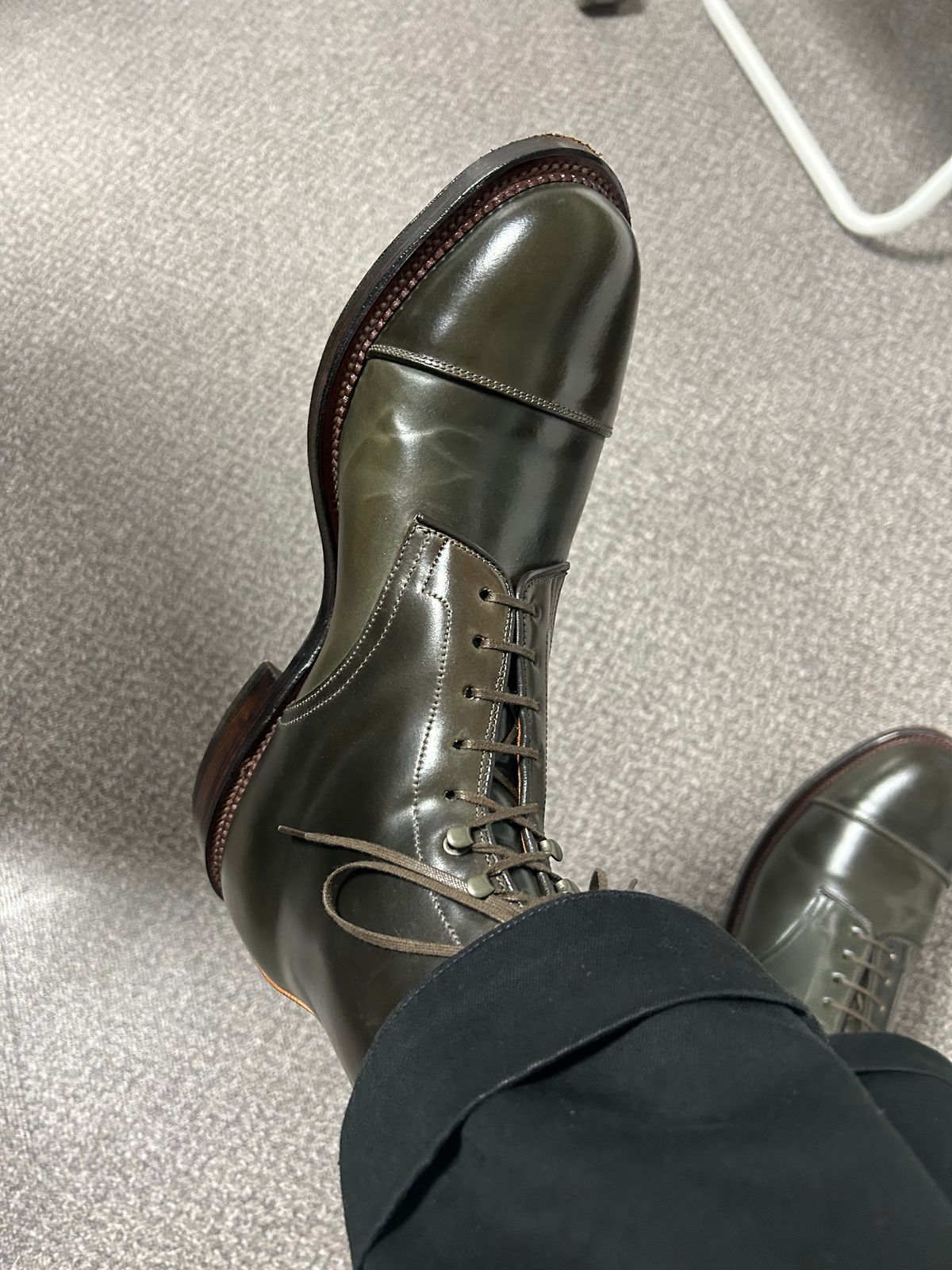 Photo by Patrick_Kwon on November 5, 2025 of the Viberg Halkett in Horween Old Bronze Shell Cordovan.