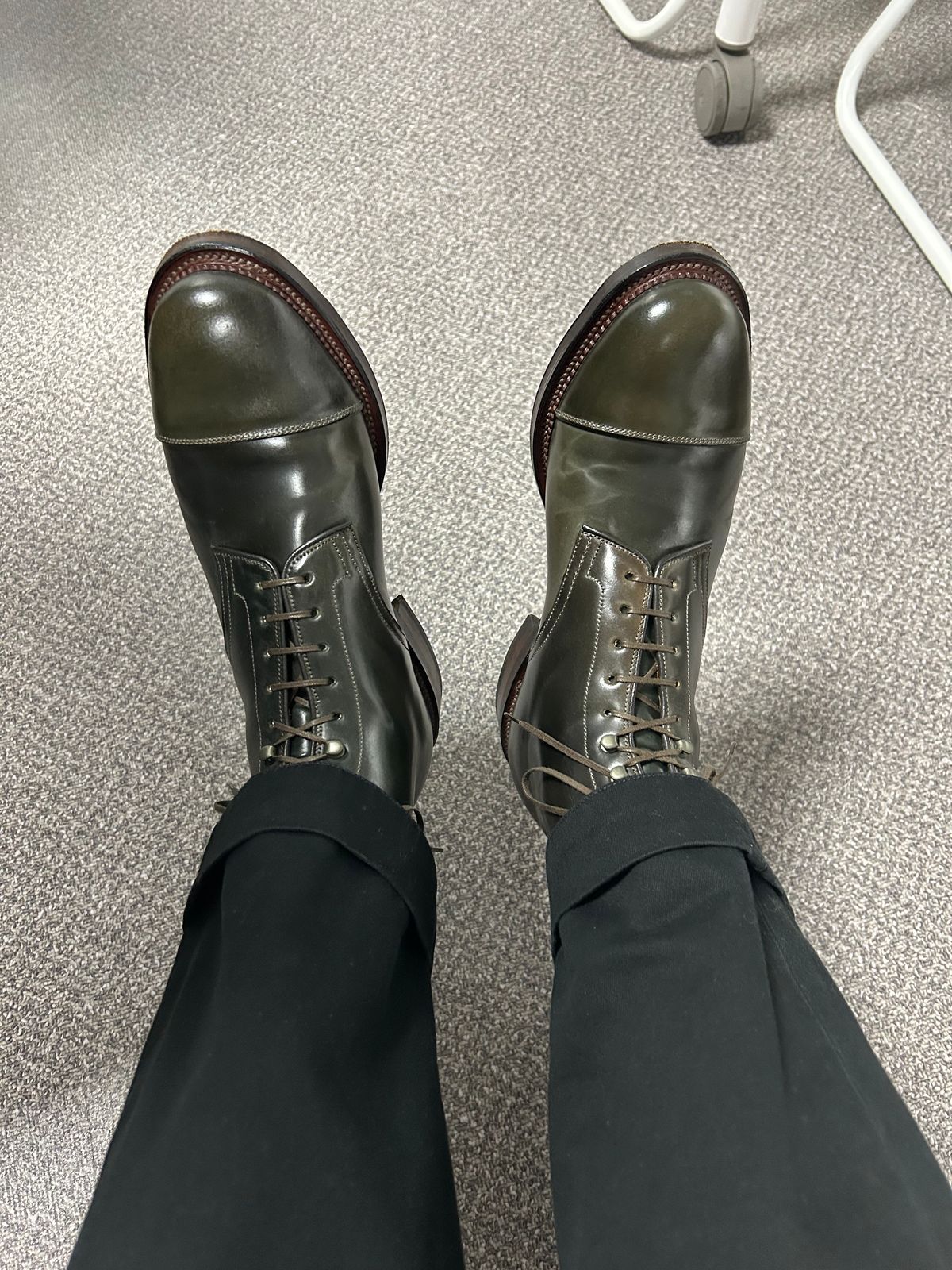 Photo by Patrick_Kwon on November 5, 2025 of the Viberg Halkett in Horween Old Bronze Shell Cordovan.