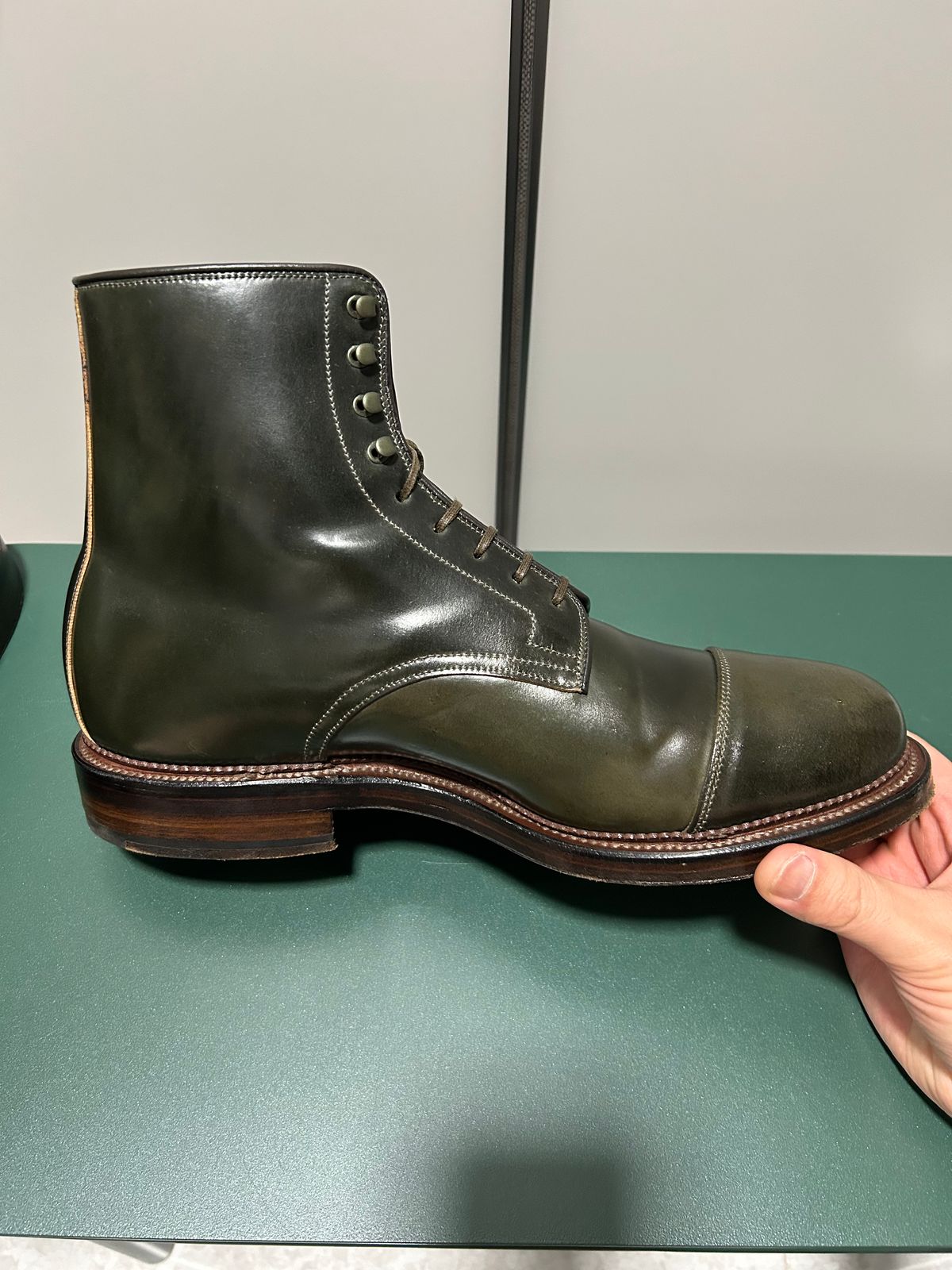 Photo by Patrick_Kwon on December 3, 2025 of the Viberg Halkett in Horween Old Bronze Shell Cordovan.