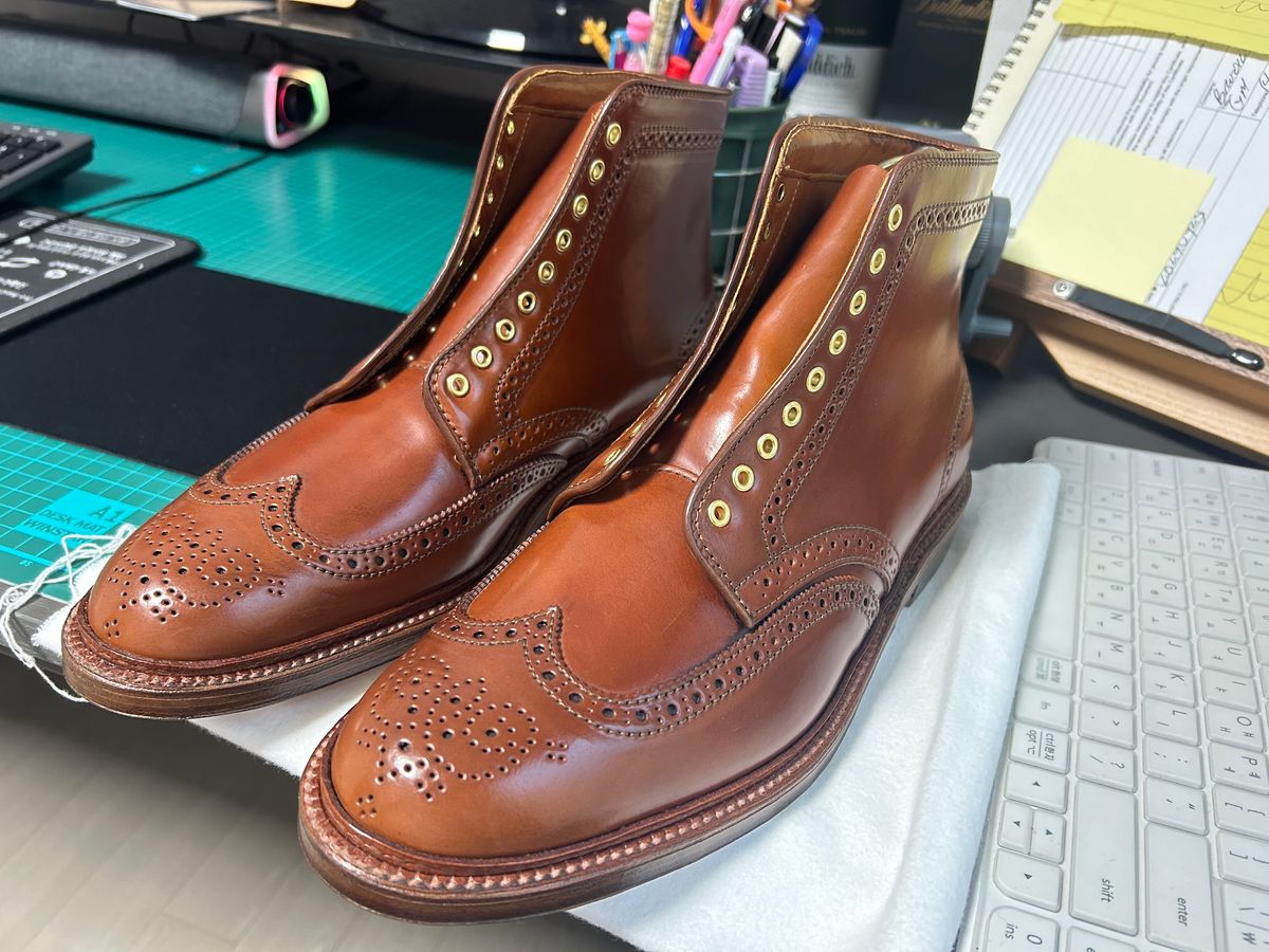 Photo by Patrick_Kwon on August 30, 2024 of the Alden Wingtip Boot in Horween Amaretto Shell Cordovan.