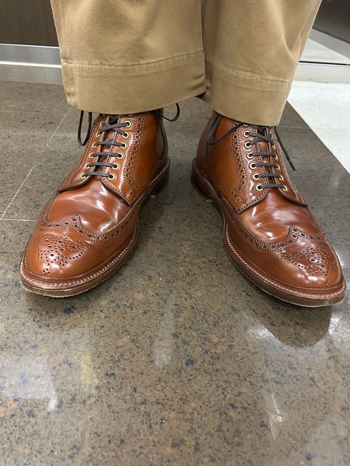 Photo by Patrick_Kwon on May 28, 2025 of the Alden Wingtip Boot in Horween Amaretto Shell Cordovan.