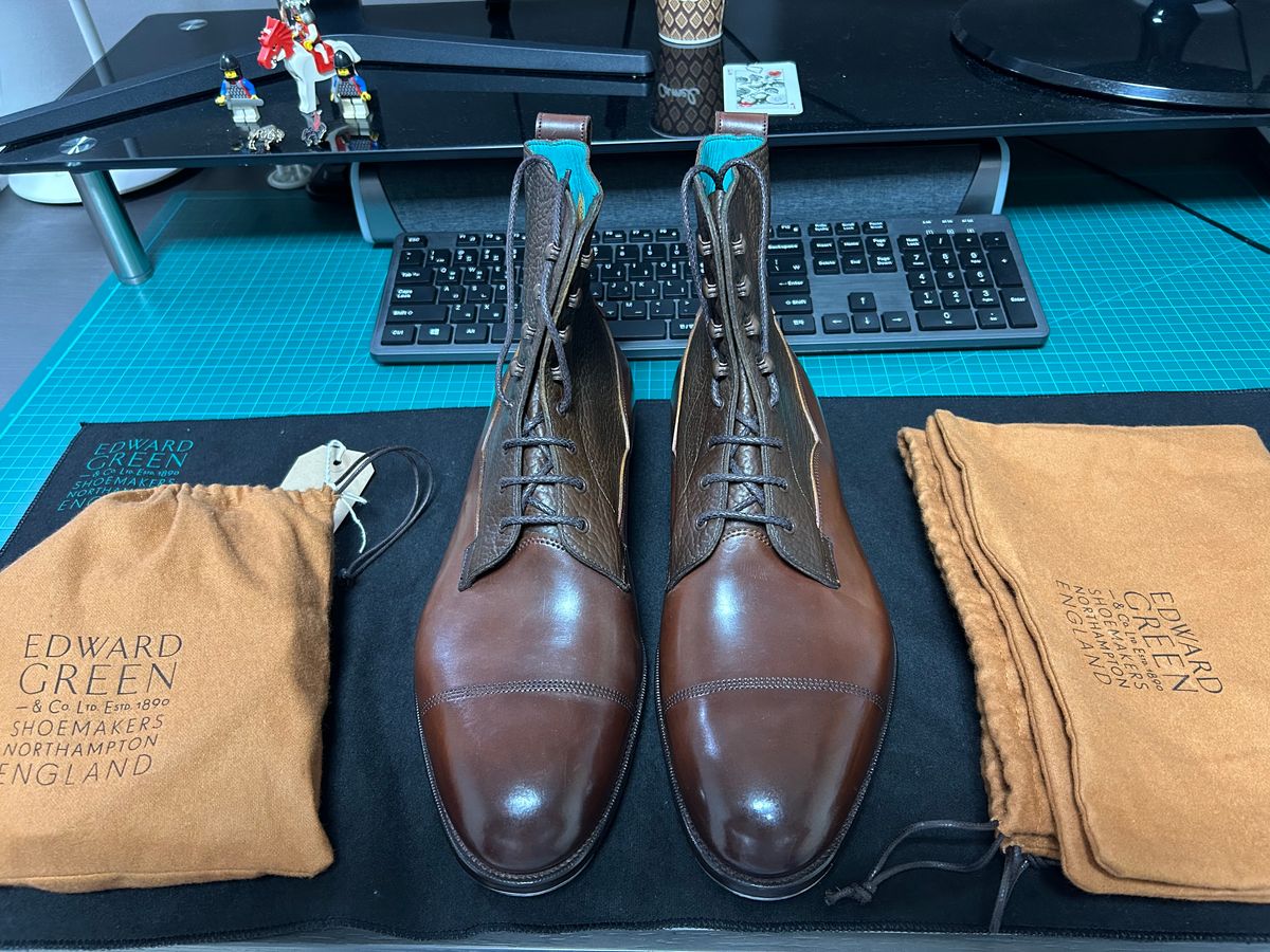 Photo by Patrick_Kwon on October 22, 2025 of the Edward Green Galway in Horween Cognac Shell Cordovan & Dark Brown London Grain.