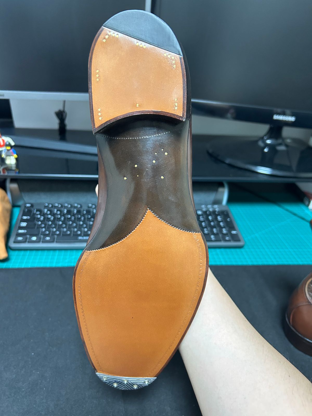 Photo by Patrick_Kwon on October 22, 2025 of the Edward Green Galway in Horween Cognac Shell Cordovan & Dark Brown London Grain.