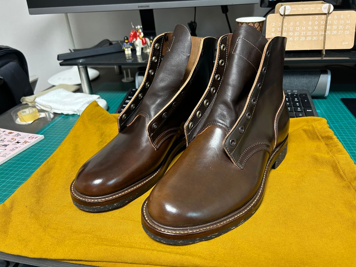 Photo by Patrick_Kwon on December 23, 2024 of the Role Club Boondockers in Horween Dark Cognac Shell Cordovan.