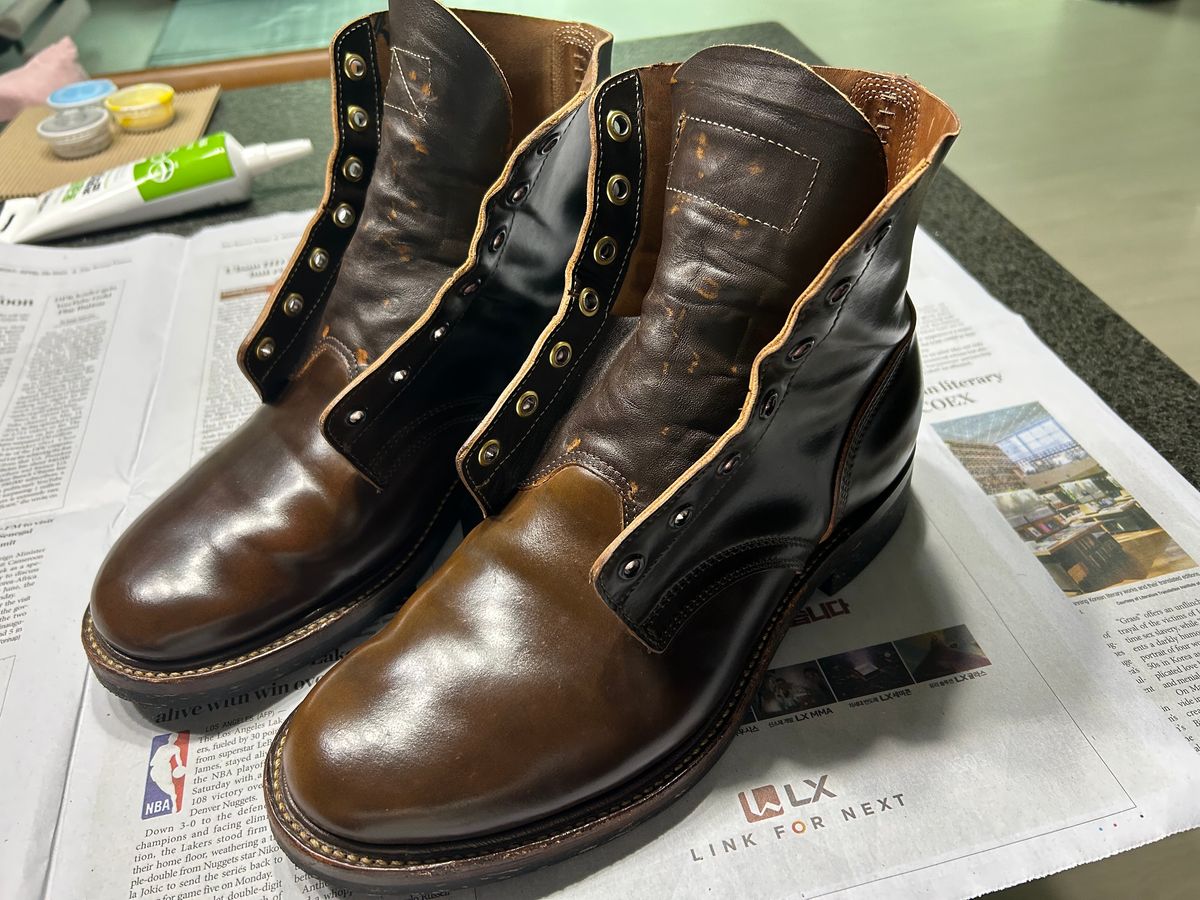Photo by Patrick_Kwon on February 28, 2025 of the Role Club Boondockers in Horween Dark Cognac Shell Cordovan.