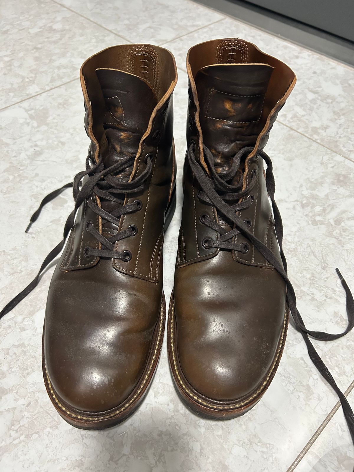 Photo by Patrick_Kwon on May 25, 2025 of the Role Club Boondockers in Horween Dark Cognac Shell Cordovan.