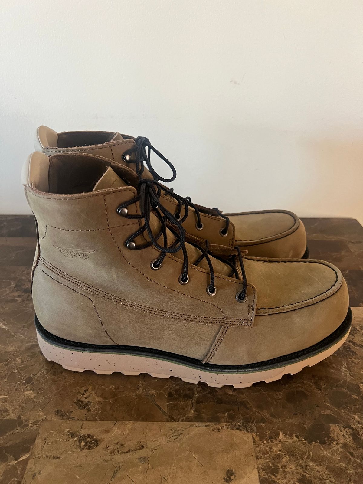 Photo by 216octopus on September 28, 2025 of the Red Wing 2476 in Nubuck, Oiled.