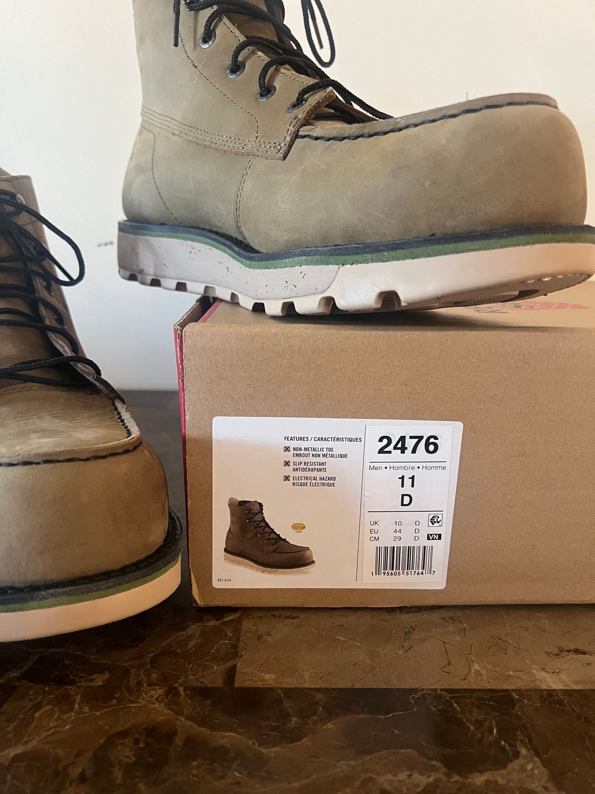 Photo by 216octopus on September 28, 2025 of the Red Wing 2476 in Nubuck, Oiled.