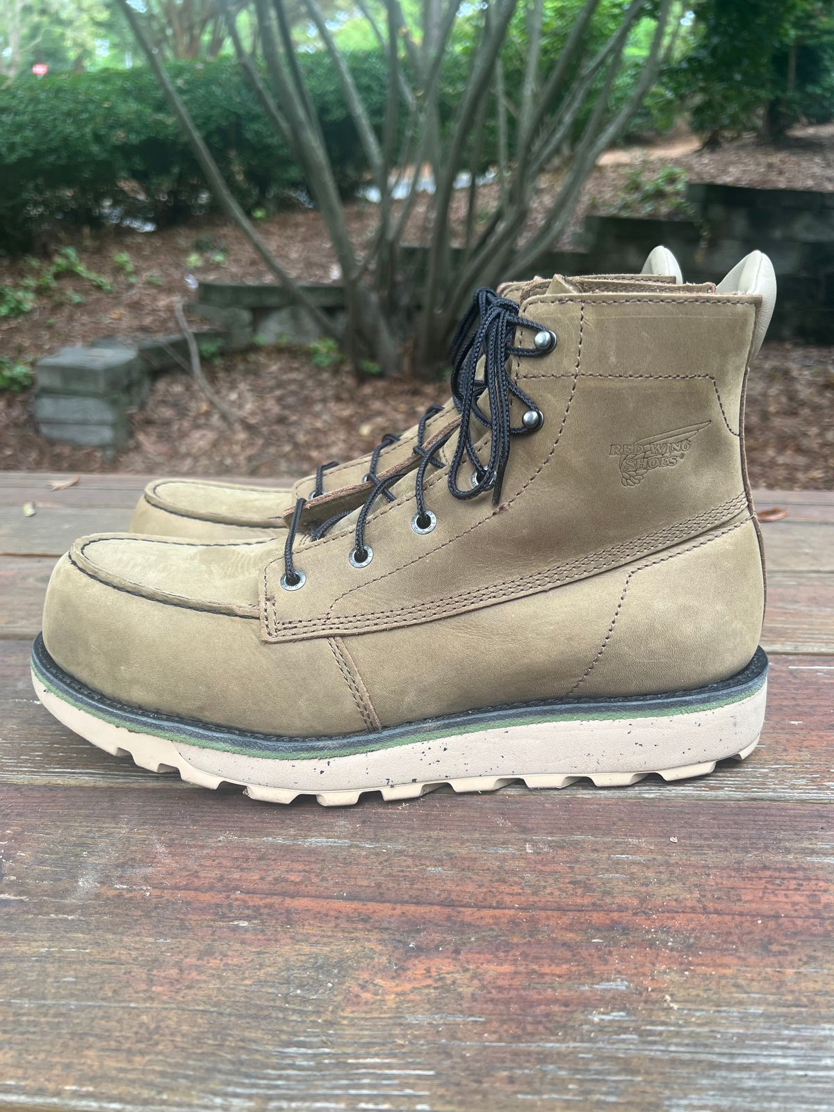 Photo by 216octopus on October 1, 2025 of the Red Wing 2476 in Nubuck, Oiled.