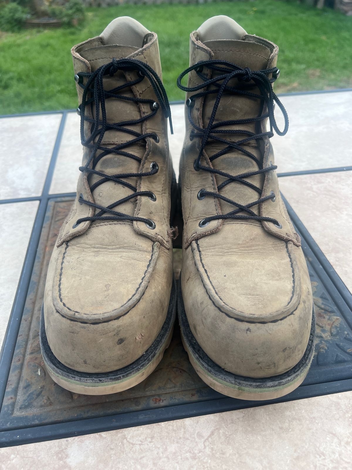 Photo by 216octopus on November 1, 2025 of the Red Wing 2476 in Nubuck, Oiled.