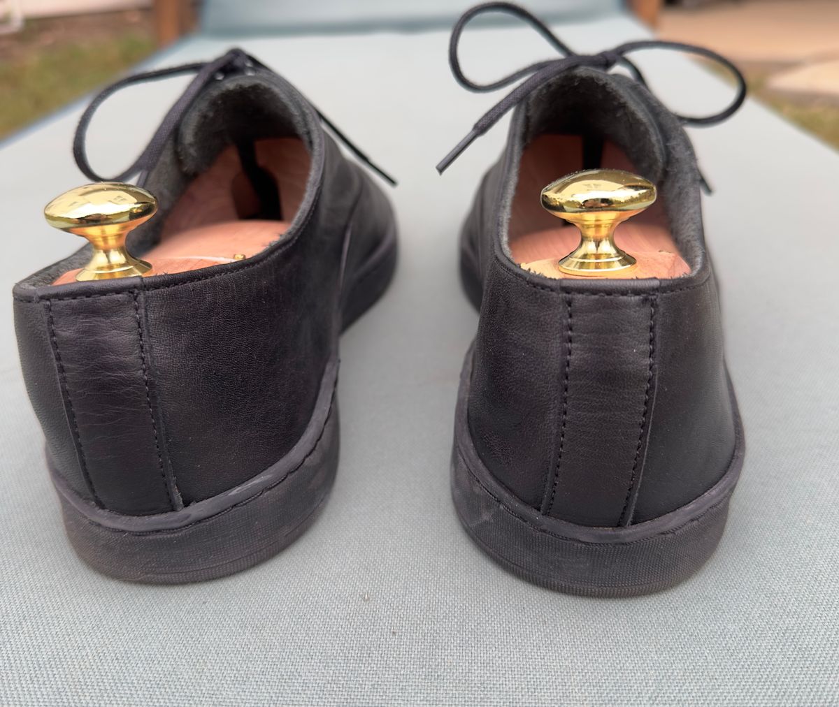 Photo by amac16 on October 5, 2025 of the Crown Northampton Abbey Unlined Oxford in Black Horween Dearborn.