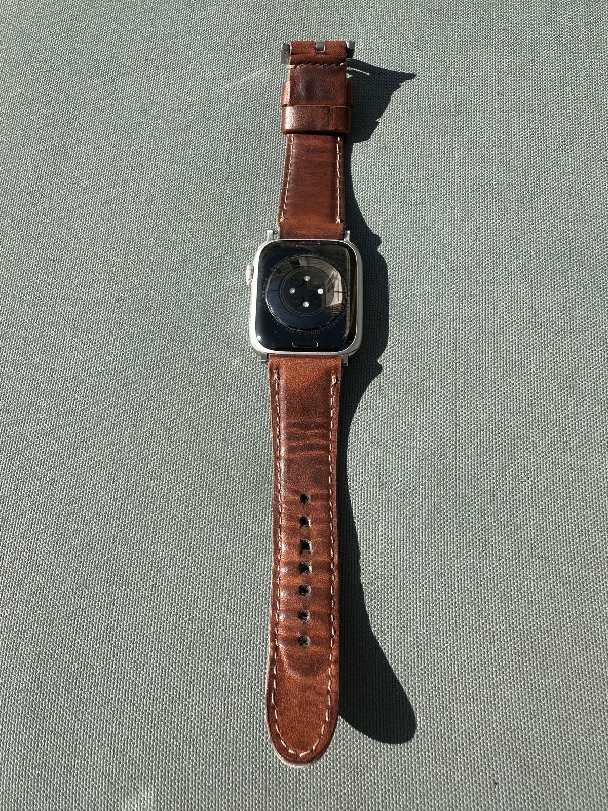 Photo by amac16 on December 3, 2025 of the Olpr Horween Leather Apple Watch Band in Horween Natural Dublin.