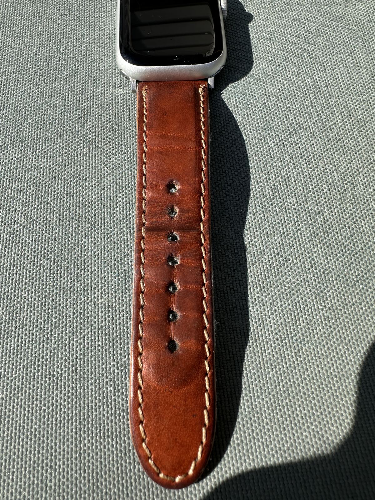 Photo by amac16 on December 3, 2025 of the Olpr Horween Leather Apple Watch Band in Horween Natural Dublin.