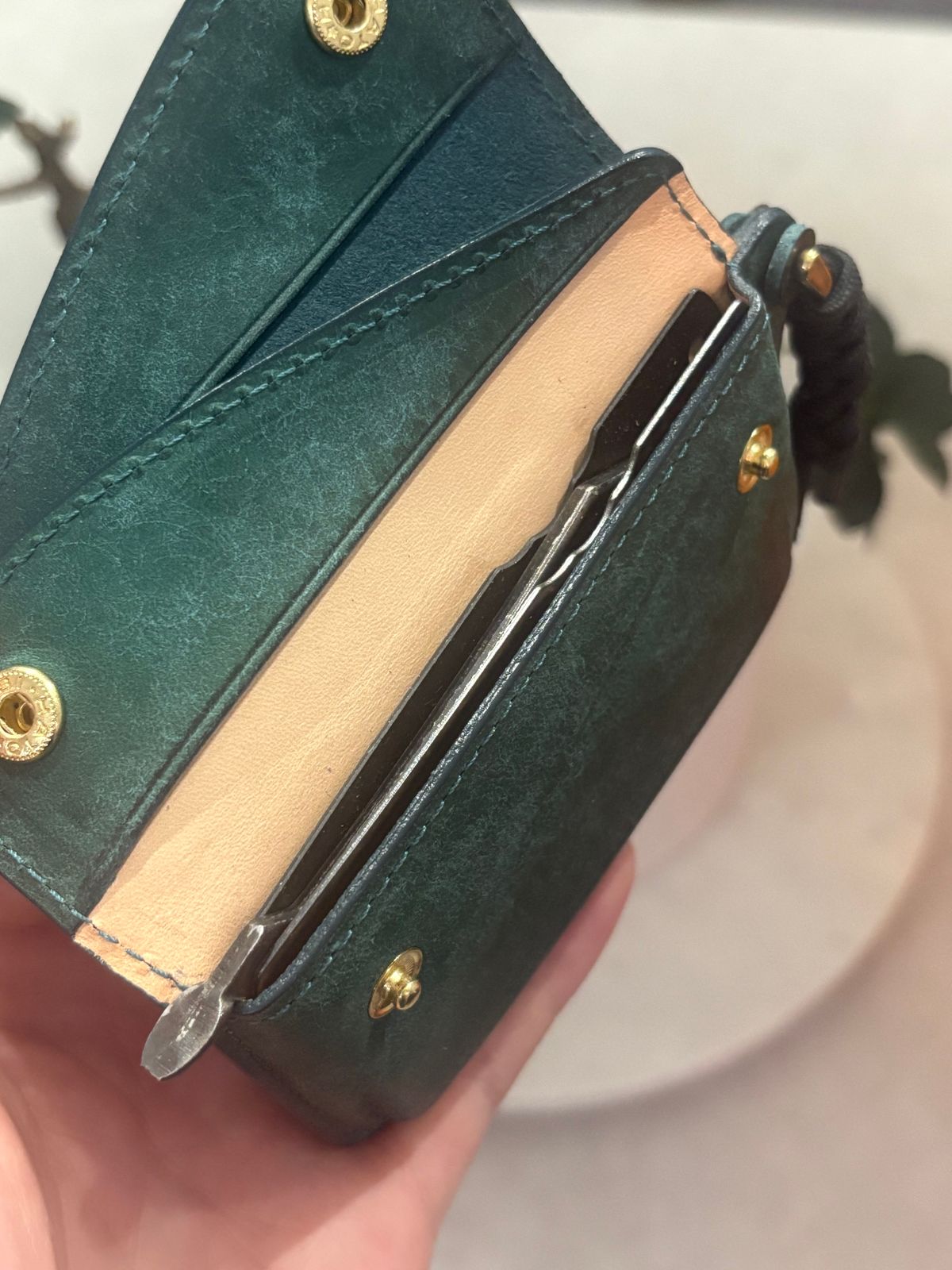 Photo by LivingJar on January 6, 2026 of the Beerbelly FES Multi Case / Compact Wallet in Badalassi Carlo Ortensia Pueblo.