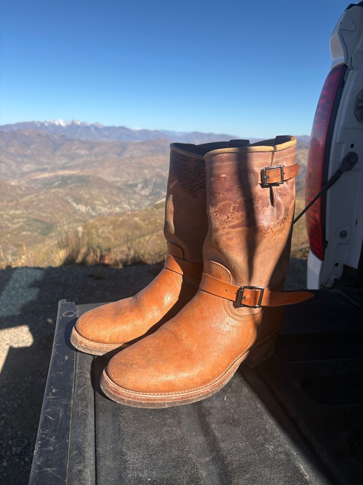 Photo by leafjar77 on October 8, 2025 of the Unsung U 22-2 Engineer Boot in Maryam Natural Rovescio Sego.