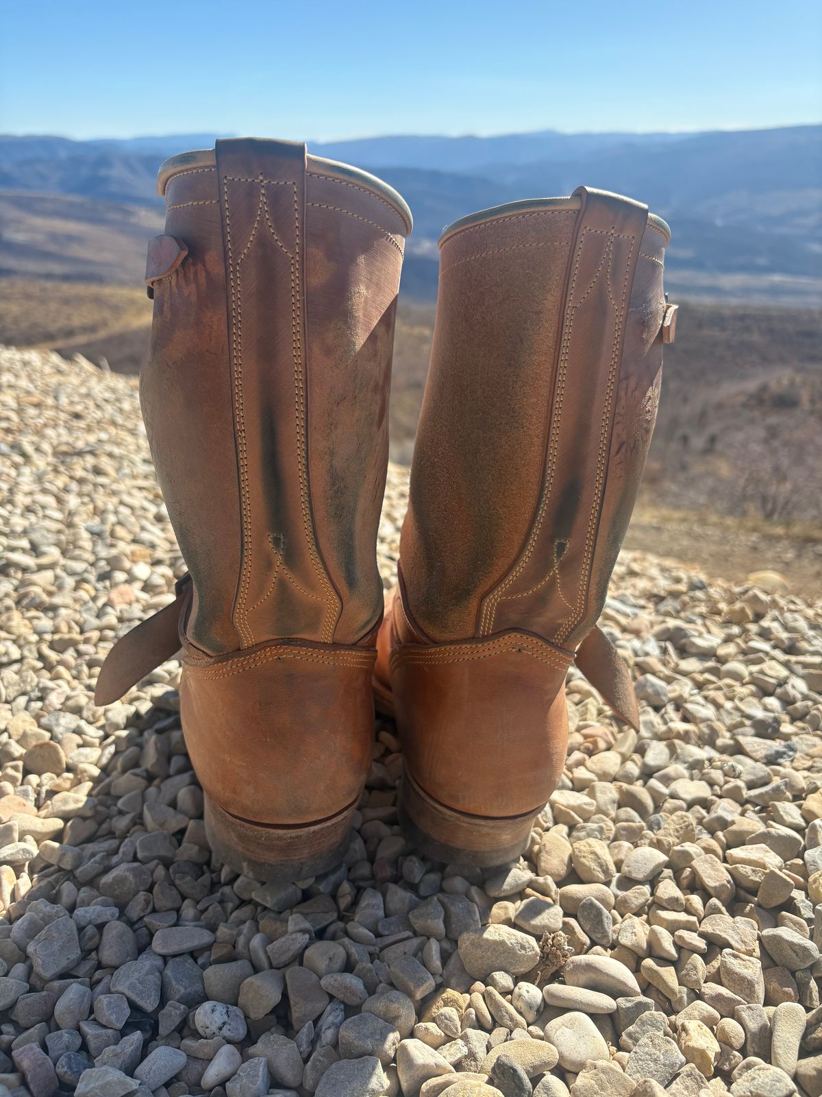 Photo by leafjar77 on November 4, 2025 of the Unsung U 22-2 Engineer Boot in Maryam Natural Rovescio Sego.