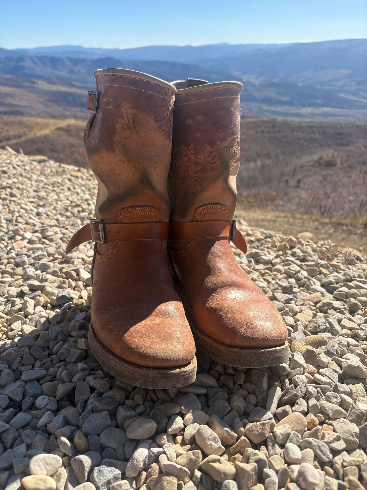 Photo by leafjar77 on November 4, 2025 of the Unsung U 22-2 Engineer Boot in Maryam Natural Rovescio Sego.