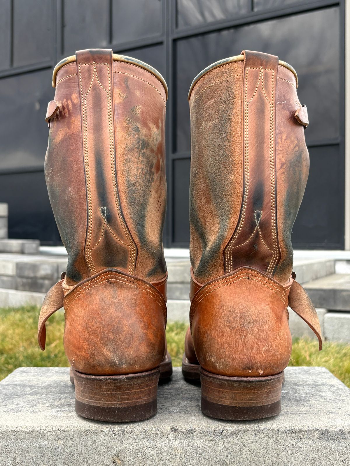 Photo by leafjar77 on January 3, 2026 of the Unsung U 22-2 Engineer Boot in Maryam Natural Rovescio Sego.