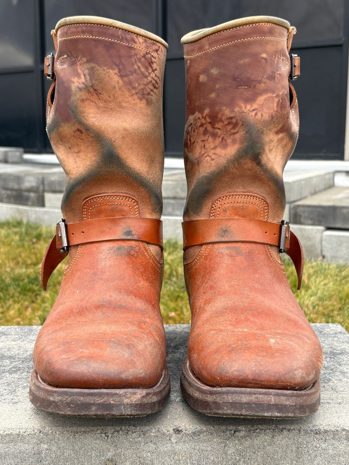 Photo by LivingJar on January 3, 2026 of the Unsung U 22-2 Engineer Boot in Maryam Natural Rovescio Sego.