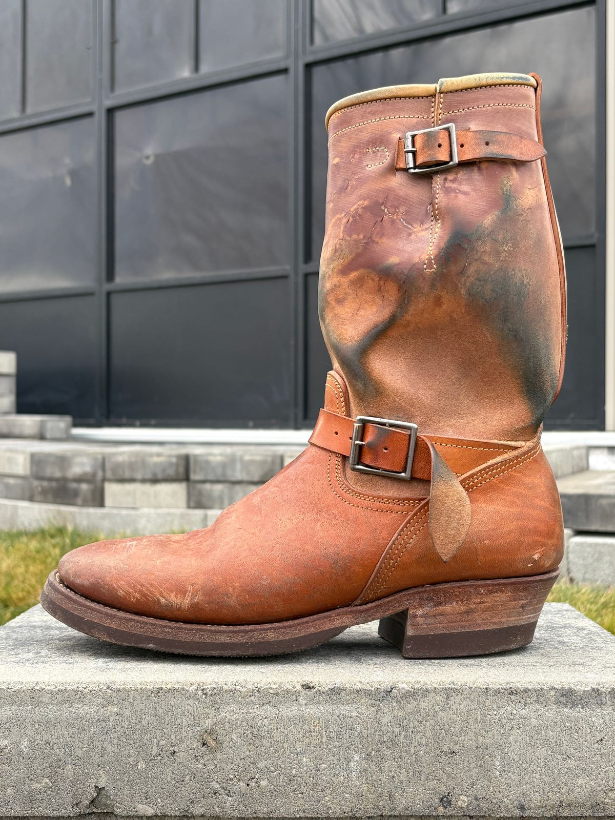 Photo by leafjar77 on January 3, 2026 of the Unsung U 22-2 Engineer Boot in Maryam Natural Rovescio Sego.