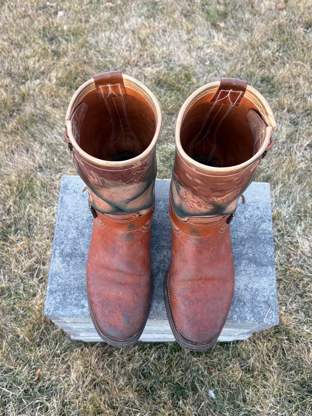 Photo by leafjar77 on February 4, 2026 of the Unsung U 22-2 Engineer Boot in Maryam Natural Rovescio Sego.