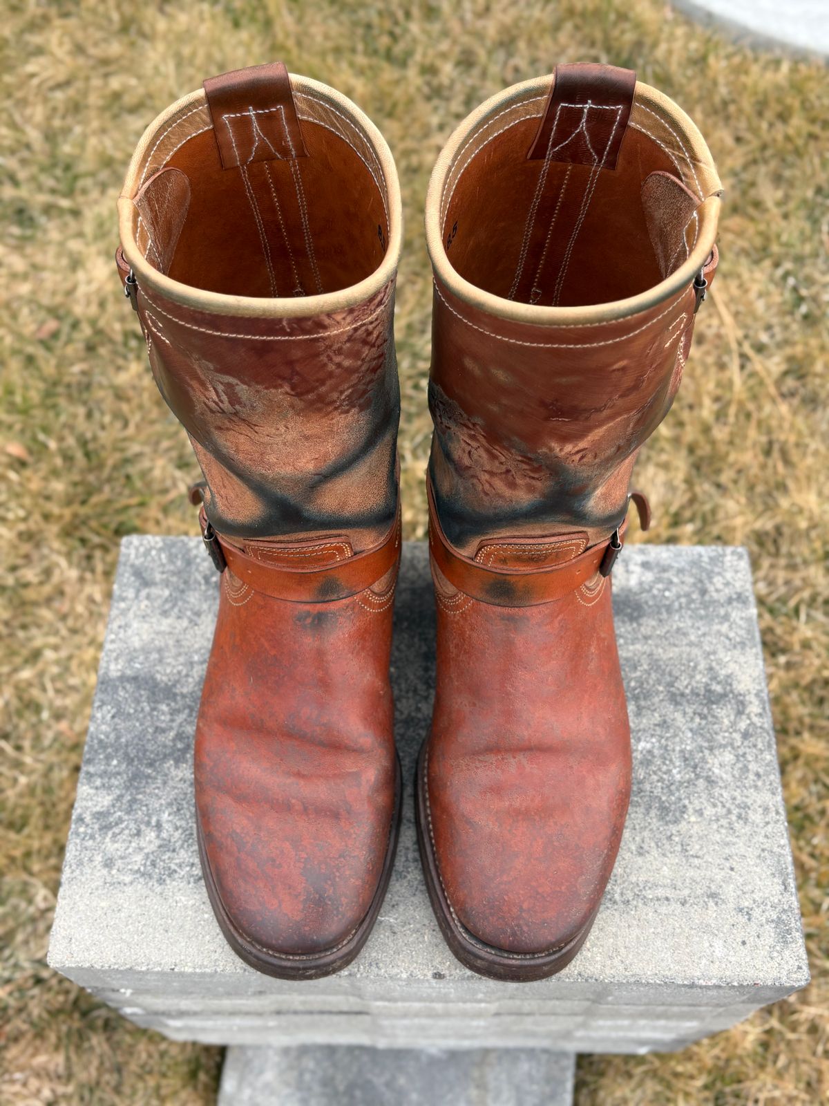 Photo by leafjar77 on March 5, 2026 of the Unsung U 22-2 Engineer Boot in Maryam Natural Rovescio Sego.