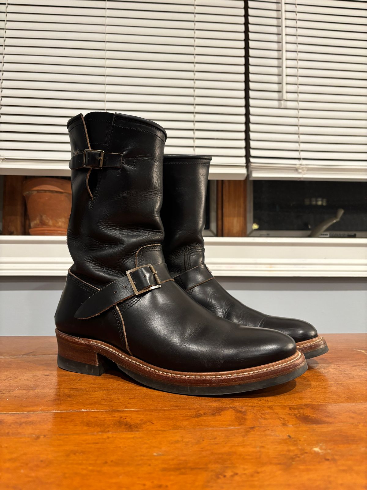 Photo by wallan28 on January 4, 2026 of the John Lofgren Wabash Engineer Boots in Horween Black Chromexcel.