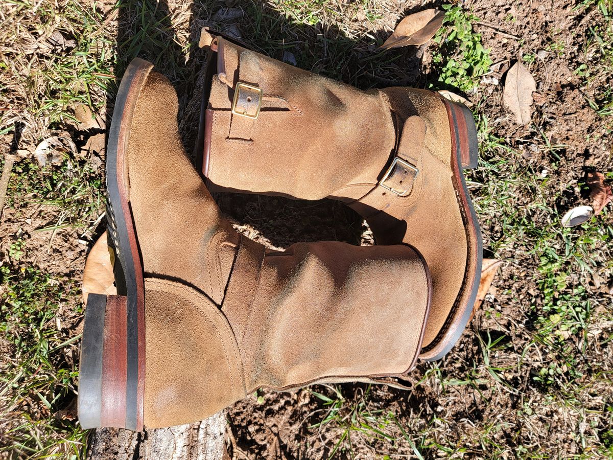 Photo by Tridog on January 1, 2026 of the Nicks Brakeman in Brown CXL Roughout.