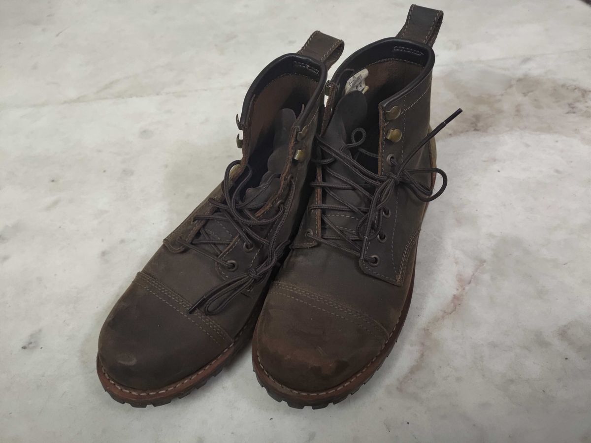 Photo by avikishoresoni on March 27, 2025 of the Craft & Glory Ranger Boots 6" (Vintage Brown) Goodyear Welted in Full Grain Waxed Water Buffalo.