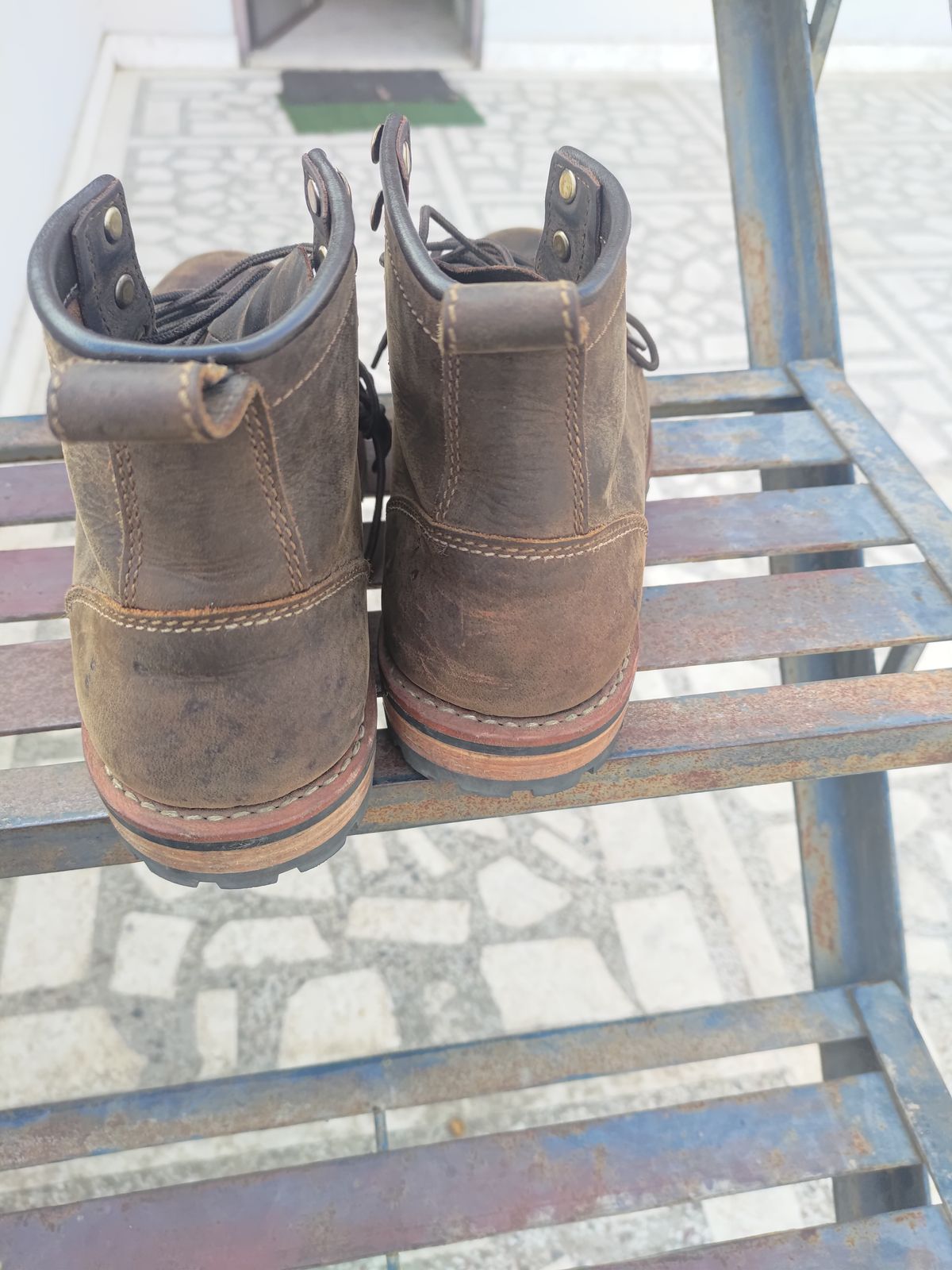 Photo by avikishoresoni on April 15, 2025 of the Craft & Glory Ranger Boots 6" (Vintage Brown) Goodyear Welted in Full Grain Waxed Water Buffalo.